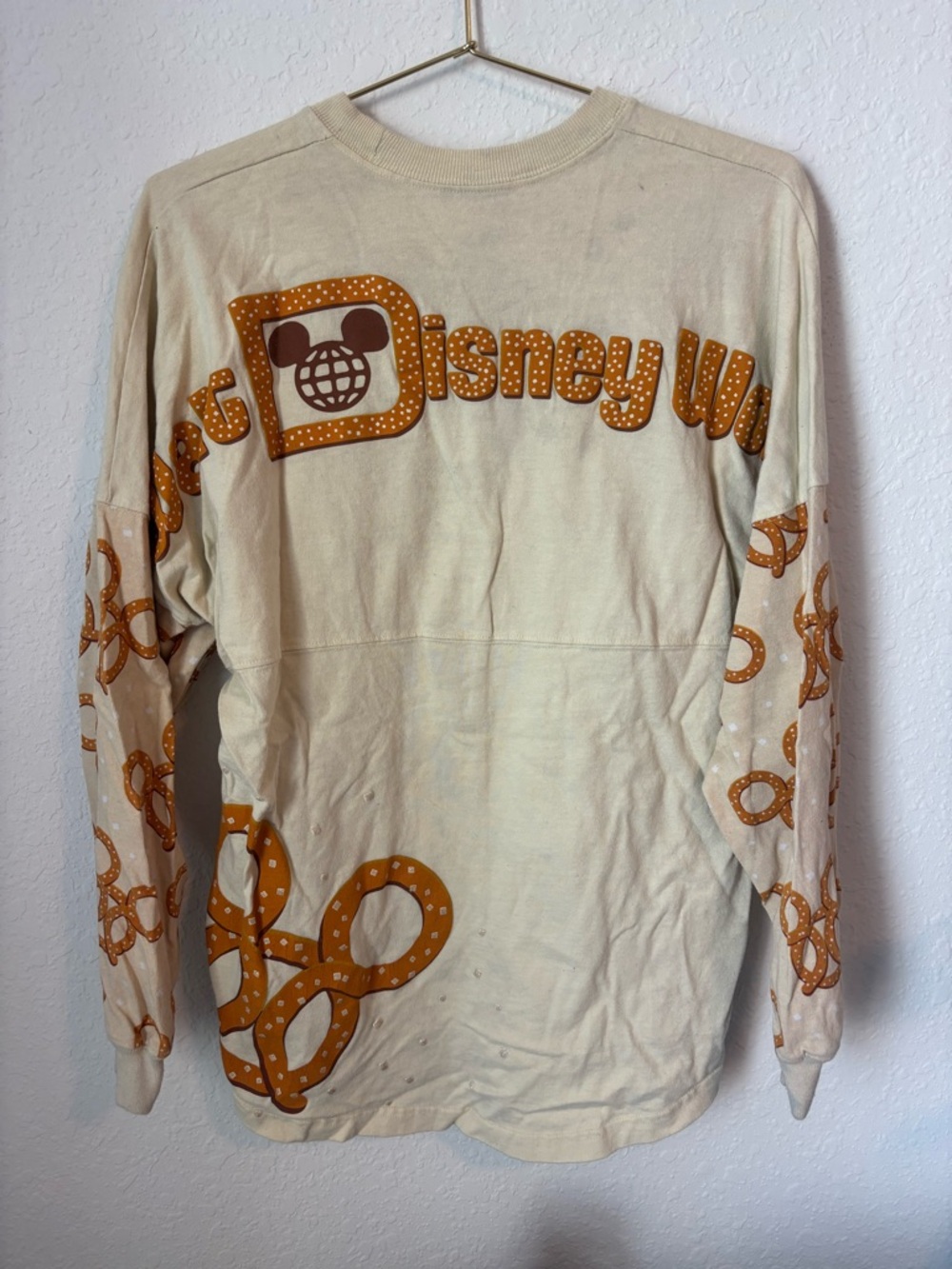 Unisex Disney spirit jersey with Pretzel Sleeve Print - Beige & Tan - Picture 2 of 2